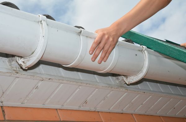 Gutter Reattachment in Mooresville