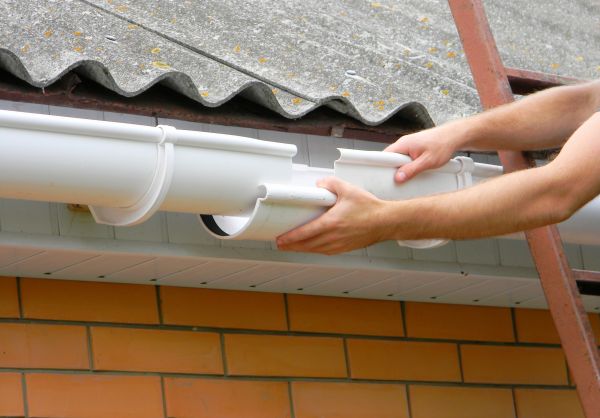 Cost of Gutter Hanging in Mooresville